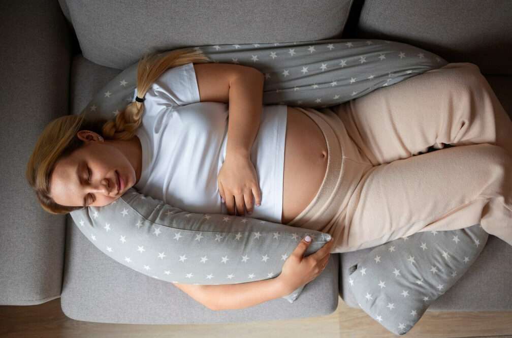 Why Women Experience Different Pain Patterns (And How Specialized PT Addresses Them)